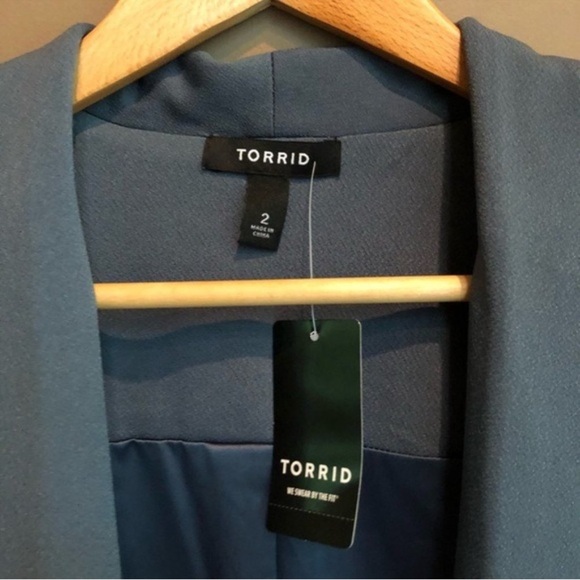 Torrid Blue crepe open blazer with Ruched Sleeves - Picture 5 of 9